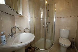 Master en suite - click for photo gallery